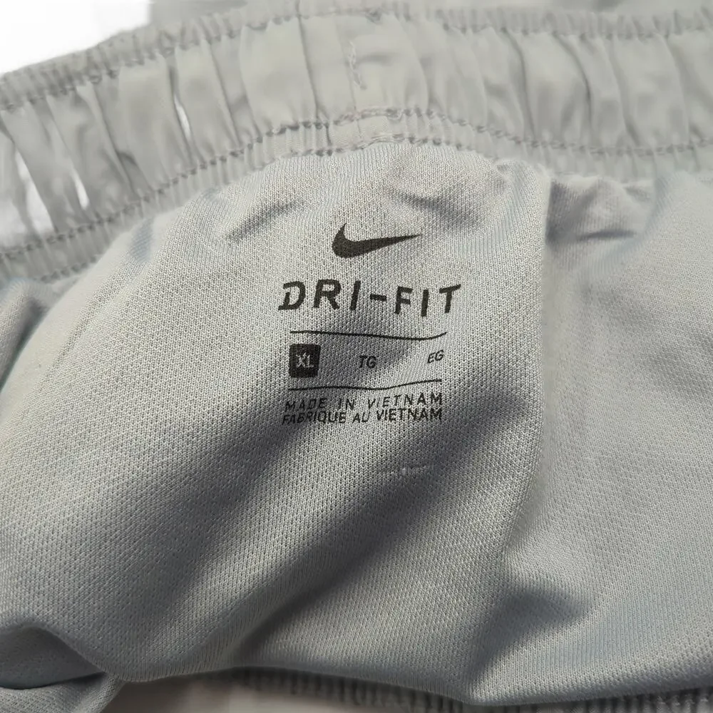 Nike XL Dri-Fit Shorts Gray - Picture 3 of 3